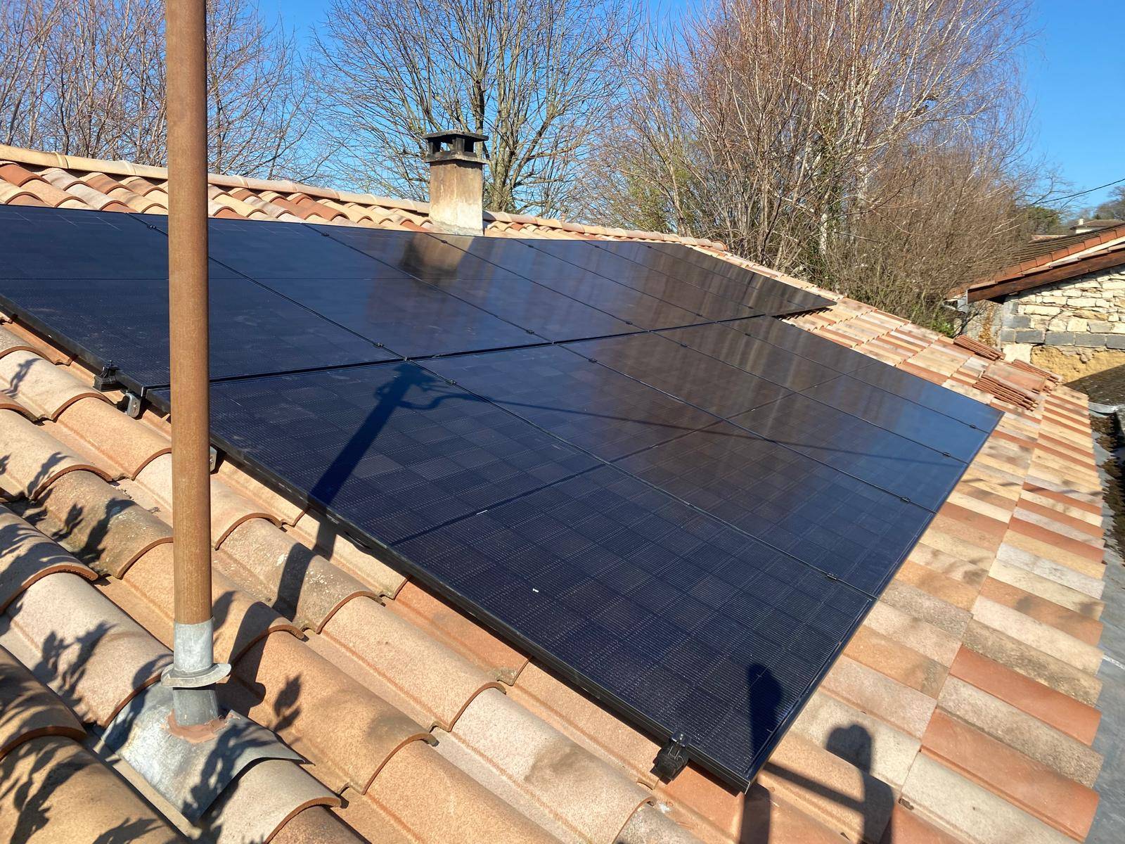 Règlementation panneaux solaires au sol particulier Villefranche-sur-Saône 69400 Beaujolais